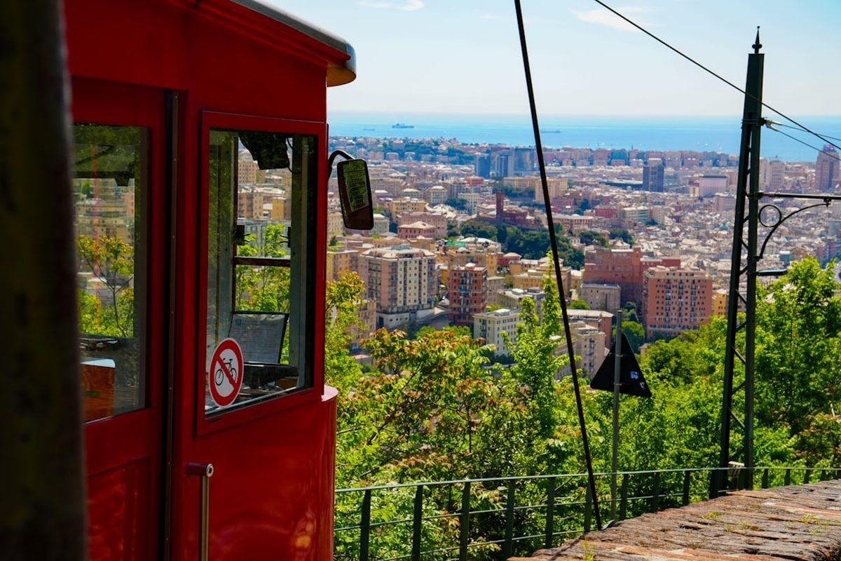 The cable car climbing to Kelburn